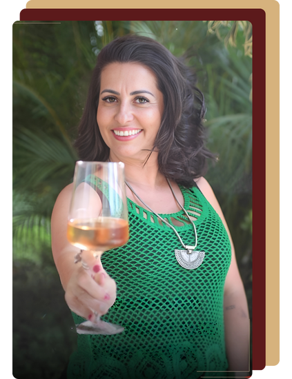 Raquel de Paiva degustando vinho